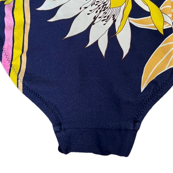 Trina Turk Bal Harbour Floral Bandeau One Piece
Swimsuit Size 6 - Picture 8 of 10